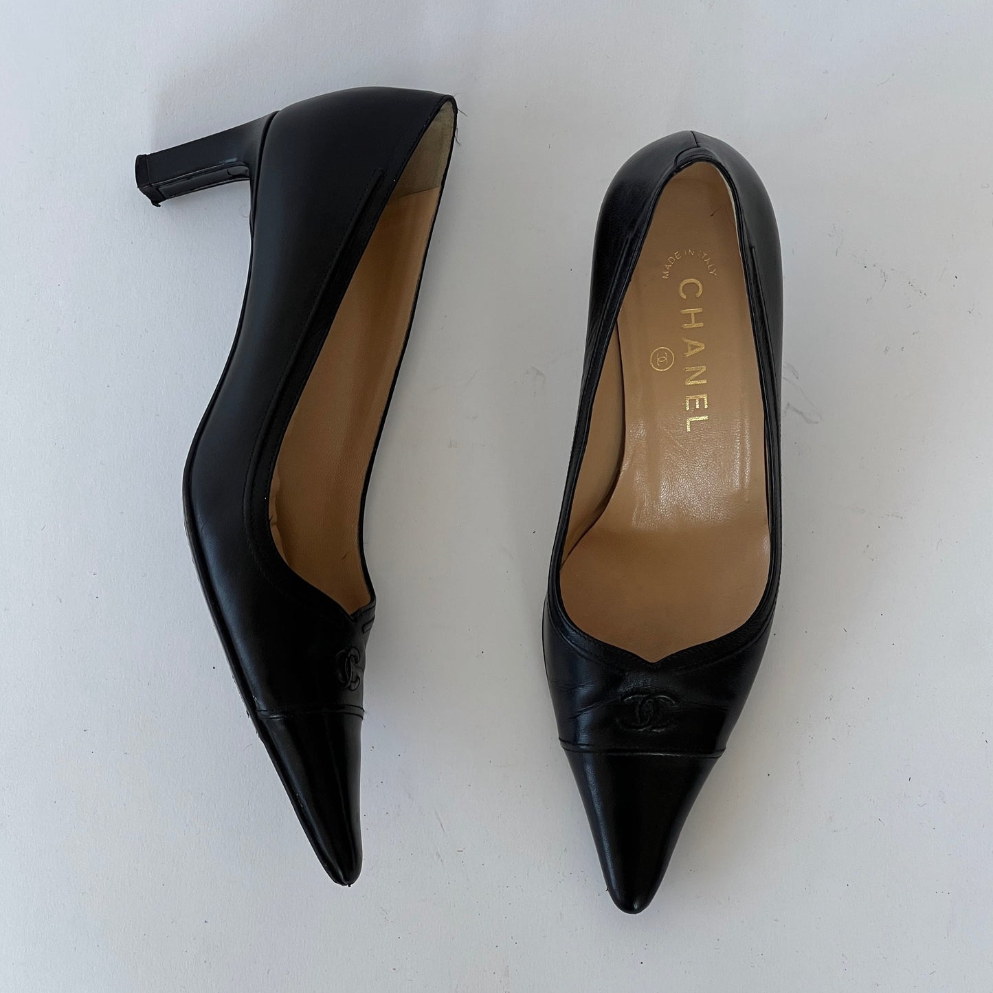 Classic Chanel Logo Pumps (38)